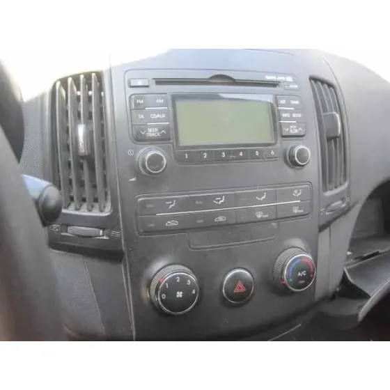 HYUNDAI I30 '2011 CLASSIC BLANCO