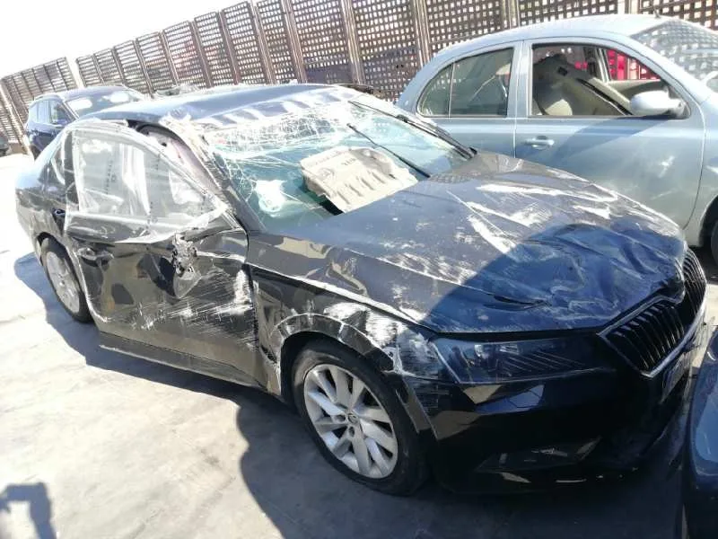 SKODA SUPERB (3V3) '2017 AMBITION NEGRO