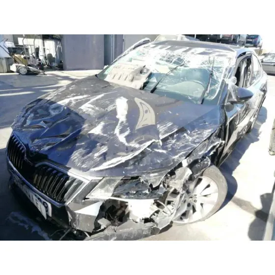 SKODA SUPERB (3V3) '2017 AMBITION NEGRO