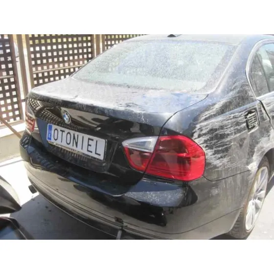 BMW SERIE 3 BERLINA (E90) '2005 320D NEGRO