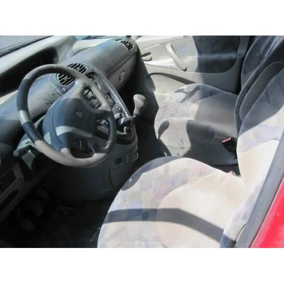 CITROEN XSARA PICASSO '2002 2.0 HDI EXCLUSIVE ROJO