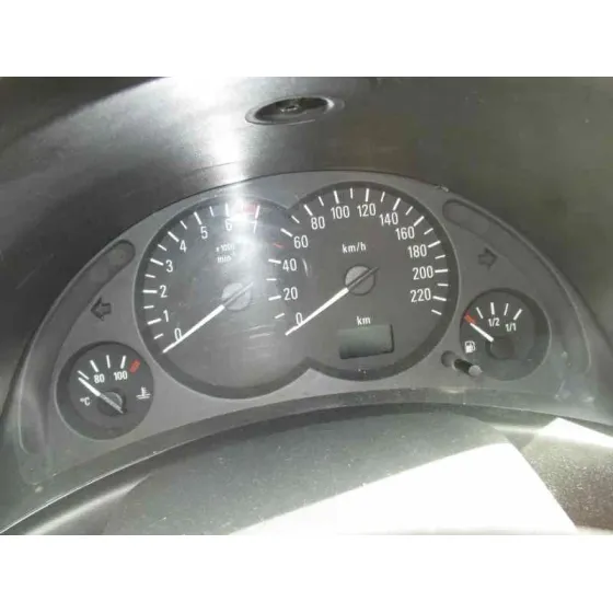 OPEL CORSA C '2003 CLUB ROJO