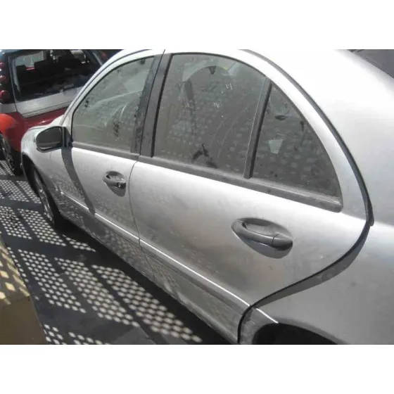 MERCEDES CLASE C (W203) BERLINA '2004 220 CDI (203.006) PLATA