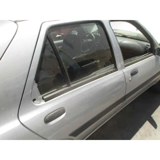 FORD FIESTA BERLINA (DX) '2001 AMBIENTE GRIS