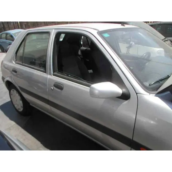 FORD FIESTA BERLINA (DX) '2001 AMBIENTE GRIS