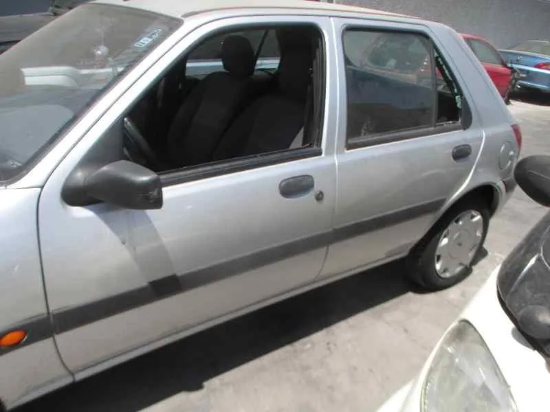 FORD FIESTA BERLINA (DX) '2001 AMBIENTE GRIS