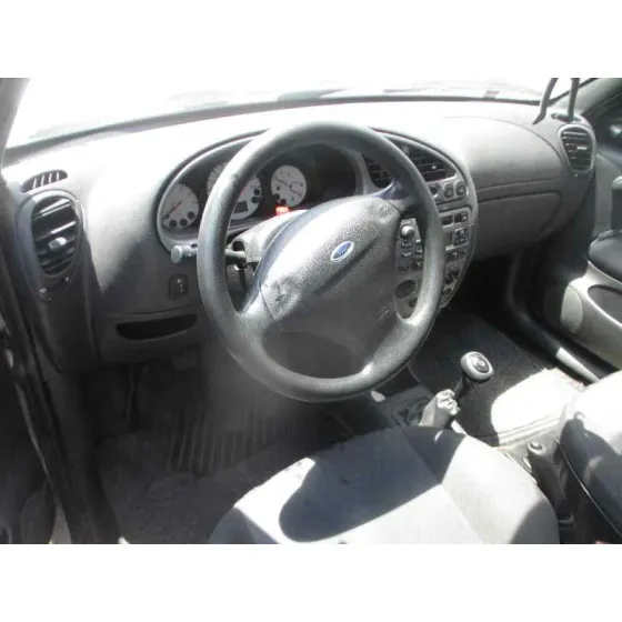 FORD FIESTA BERLINA (DX) '2001 AMBIENTE GRIS