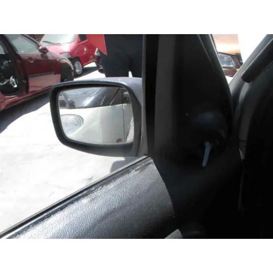 FORD FIESTA BERLINA (DX) '2001 AMBIENTE GRIS