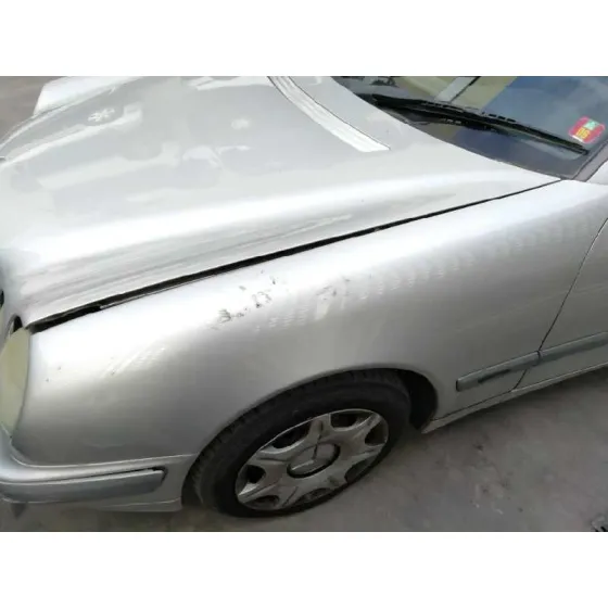 MERCEDES CLASE E (W210) BERLINA DIESEL '2002 2.7 CDI 20V CAT PLATA
