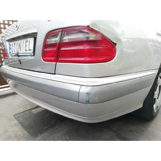 MERCEDES CLASE E (W210) BERLINA DIESEL '2002 2.7 CDI 20V CAT PLATA