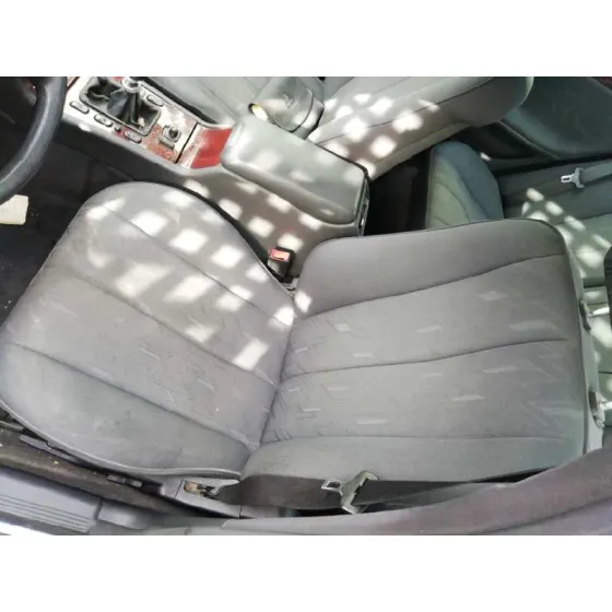 MERCEDES CLASE E (W210) BERLINA DIESEL '2002 2.7 CDI 20V CAT PLATA