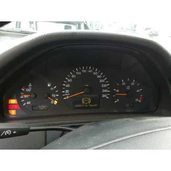 MERCEDES CLASE E (W210) BERLINA DIESEL '2002 2.7 CDI 20V CAT PLATA