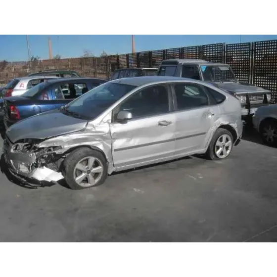 FORD FOCUS BERLINA (CAP) '2005 GHIA GRIS PLATA