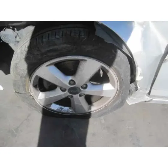 FORD FOCUS BERLINA (CAP) '2005 GHIA GRIS PLATA