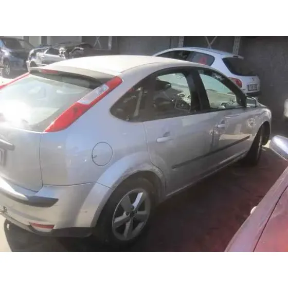 FORD FOCUS BERLINA (CAP) '2005 GHIA GRIS PLATA