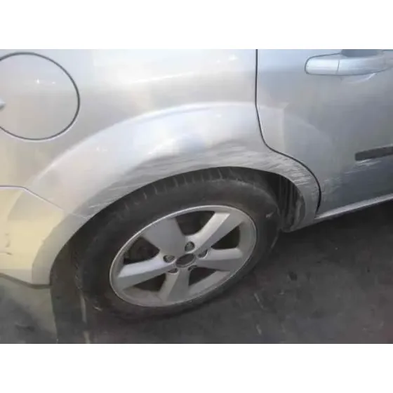 FORD FOCUS BERLINA (CAP) '2005 GHIA GRIS PLATA