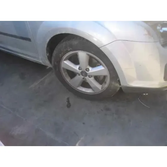 FORD FOCUS BERLINA (CAP) '2005 GHIA GRIS PLATA