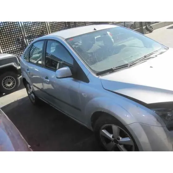 FORD FOCUS BERLINA (CAP) '2005 GHIA GRIS PLATA
