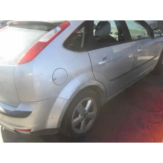 FORD FOCUS BERLINA (CAP) '2005 GHIA GRIS PLATA