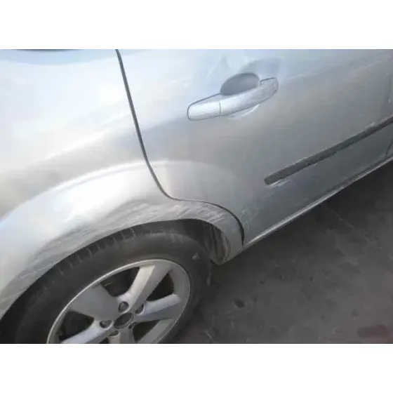 FORD FOCUS BERLINA (CAP) '2005 GHIA GRIS PLATA