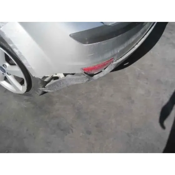 FORD FOCUS BERLINA (CAP) '2005 GHIA GRIS PLATA