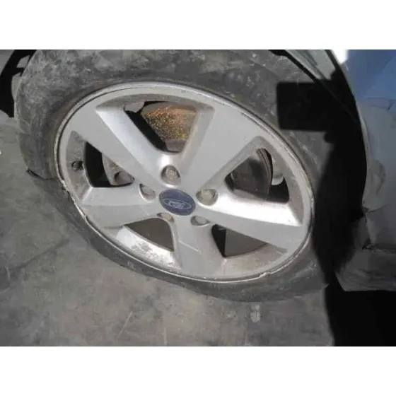 FORD FOCUS BERLINA (CAP) '2005 GHIA GRIS PLATA