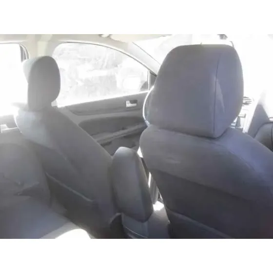FORD FOCUS BERLINA (CAP) '2005 GHIA GRIS PLATA
