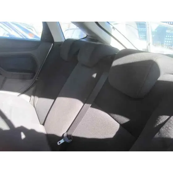 FORD FOCUS BERLINA (CAP) '2005 GHIA GRIS PLATA