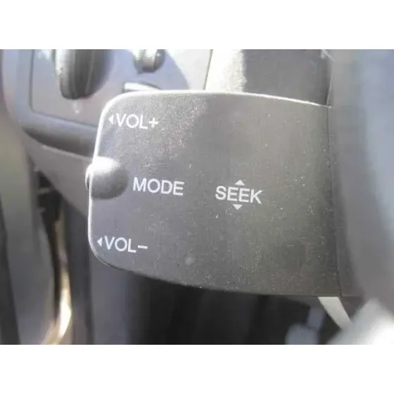 FORD FOCUS BERLINA (CAP) '2005 GHIA GRIS PLATA