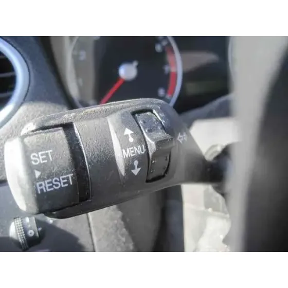 FORD FOCUS BERLINA (CAP) '2005 GHIA GRIS PLATA