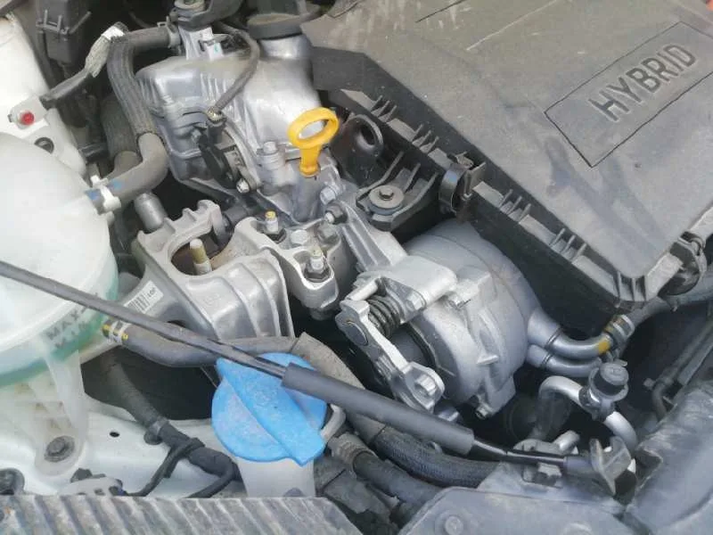 HYUNDAI IONIQ '2018 KLASS PLUG-IN HYBRID BLANCO/QUEMADO