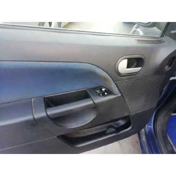 FORD FIESTA (CBK) '2004 AMBIENTE AZUL