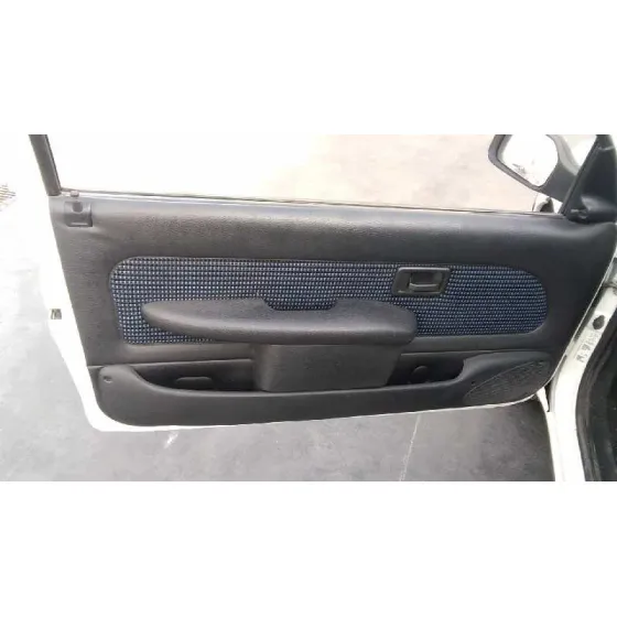 PEUGEOT 106 (S2) '2000 KID BLANCO