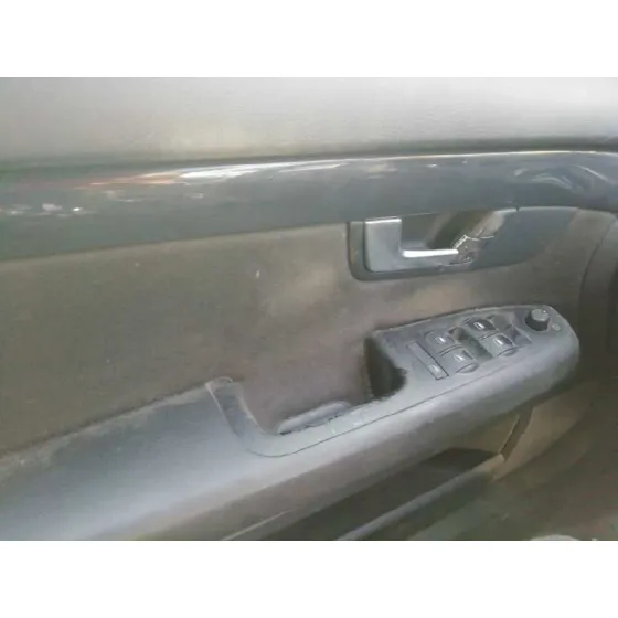AUDI A4 BERLINA (8E) '2004 1.9 TDI (96KW) GRIS