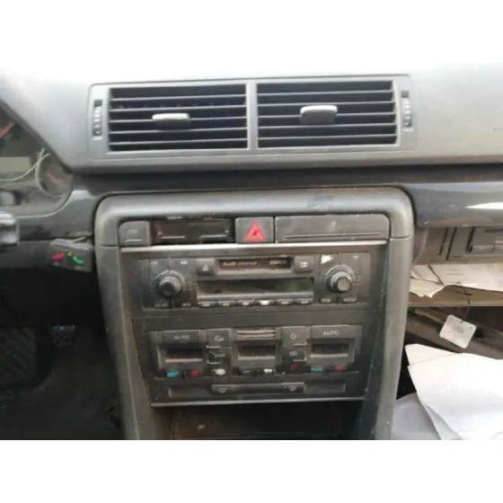 AUDI A4 BERLINA (8E) '2004 1.9 TDI (96KW) GRIS