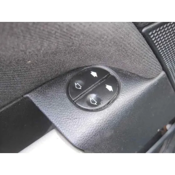 FORD FIESTA (CBK) '2005 AMBIENTE NEGRO