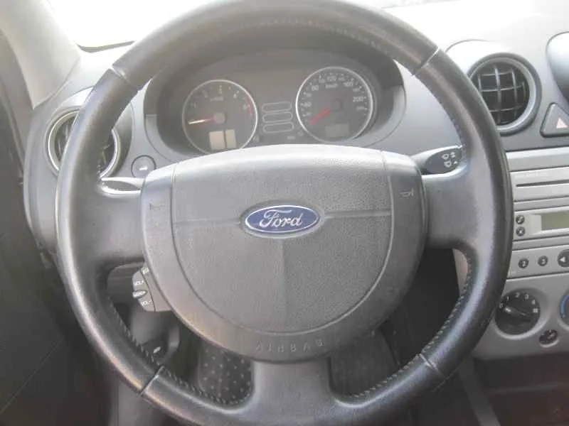 FORD FIESTA (CBK) '2005 AMBIENTE NEGRO