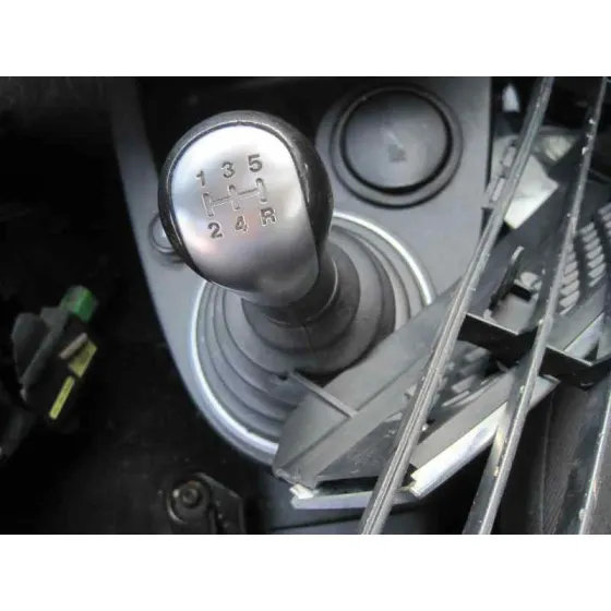 FORD FIESTA (CBK) '2005 AMBIENTE NEGRO