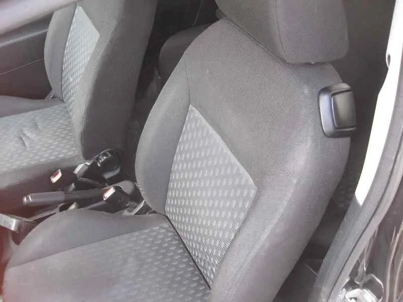 FORD FIESTA (CBK) '2005 AMBIENTE NEGRO