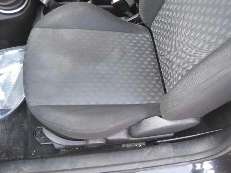 FORD FIESTA (CBK) '2005 AMBIENTE NEGRO