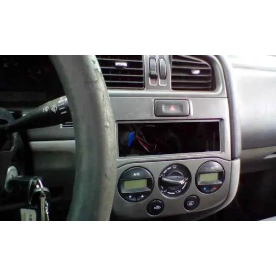 NISSAN PRIMERA BERLINA (P11) '2001 BASICO BLANCO