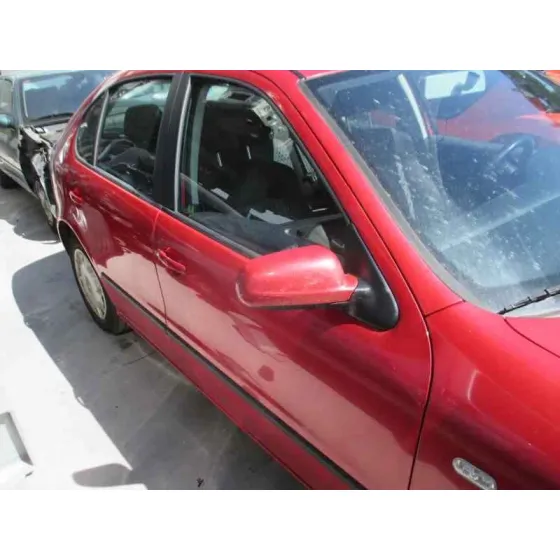 SEAT LEON (1M1) '2001 SIGNO ROJO