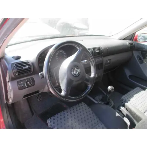 SEAT LEON (1M1) '2001 SIGNO ROJO