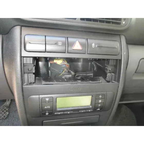 SEAT LEON (1M1) '2001 SIGNO ROJO