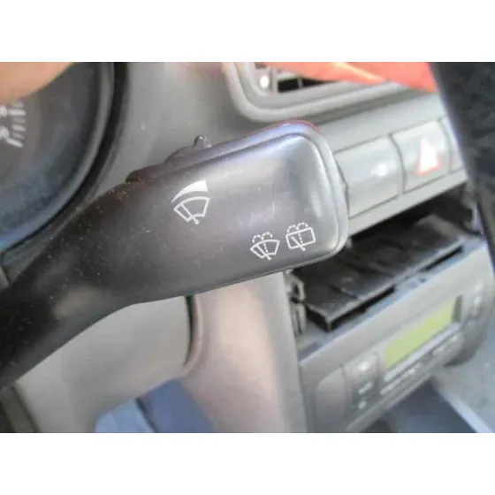 SEAT LEON (1M1) '2001 SIGNO ROJO