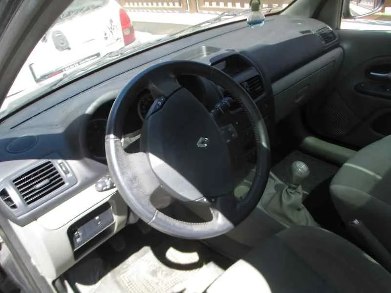 RENAULT CLIO II FASE II (B/CB0) '2004 AUTHENTIQUE AZUL