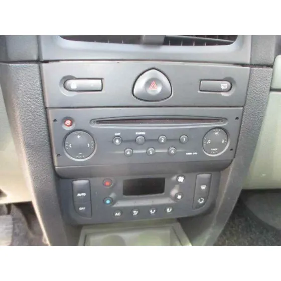 RENAULT CLIO II FASE II (B/CB0) '2004 AUTHENTIQUE AZUL