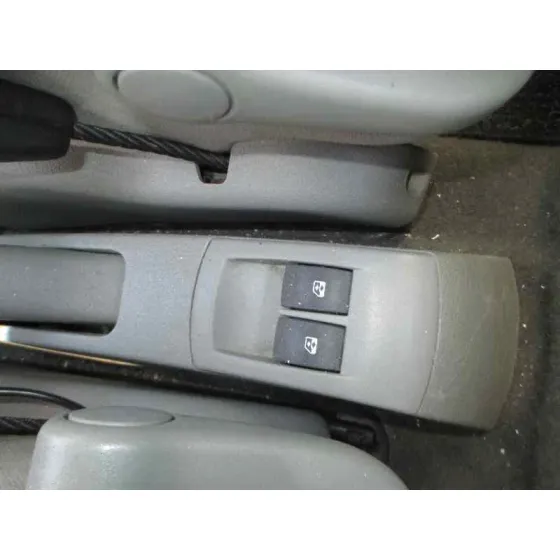RENAULT CLIO II FASE II (B/CB0) '2004 AUTHENTIQUE AZUL