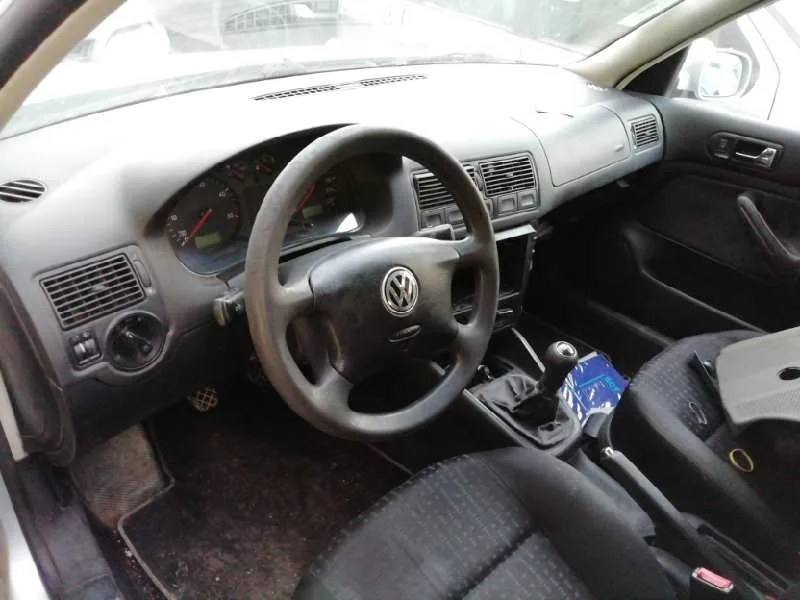 VOLKSWAGEN GOLF IV BERLINA (1J1) VOLKSWAGEN GOLF IV BERLINA (1J1) '2000 1.9 TDI GRIS PLATA 1997