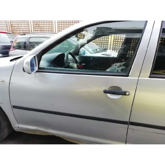 VOLKSWAGEN GOLF IV BERLINA (1J1) '2000 1.9 TDI GRIS PLATA